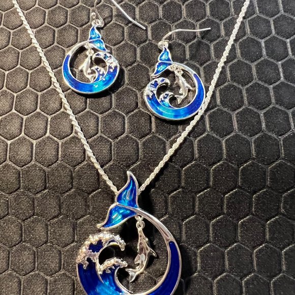 Dolphin and Wave Necklace and Earring Set Blue Silver 18K White Gold Plated - Picture 1 of 1